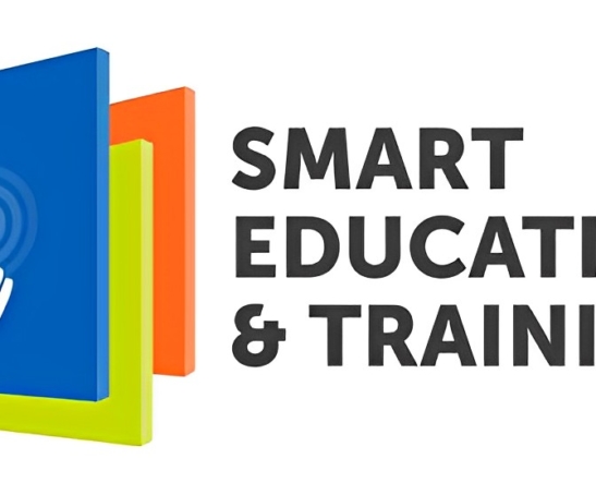 Smart Education & Training – Revolutionizing Learning with Interactive Screens